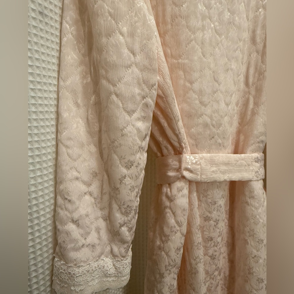 Vintage Christian Dior Pink Quilted Robe - Picture 10 of 16